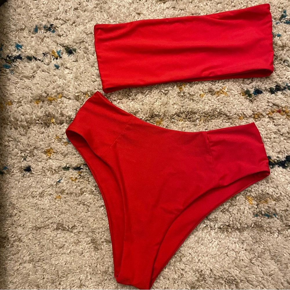 Red bikini set